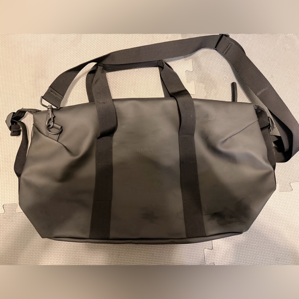 GUC Rains Hilo Weekend Black Duffel Bag Small - Picture 4 of 15